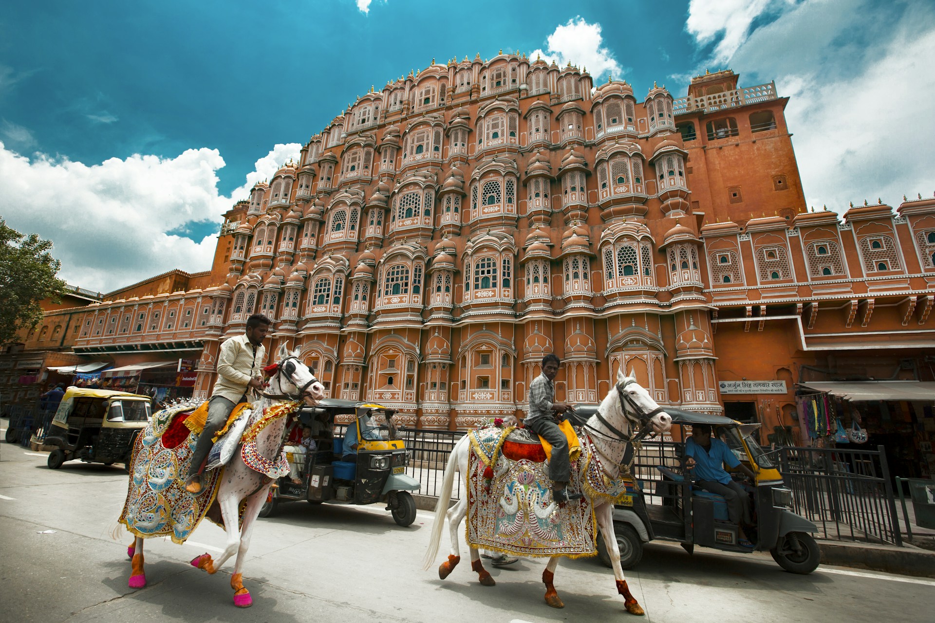 Royal Rajasthan Bus Tour